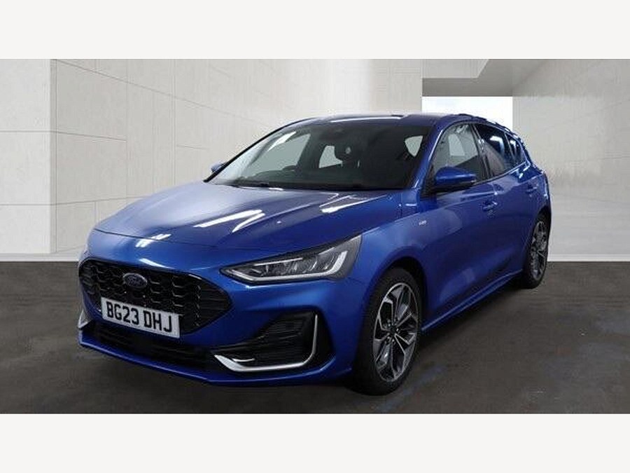 2022 Ford Focus photo 2