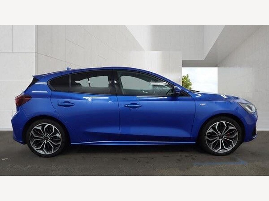 2022 Ford Focus photo 4