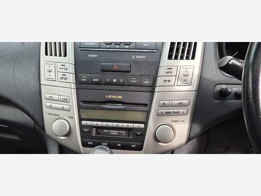 2004 Lexus RX photo 14