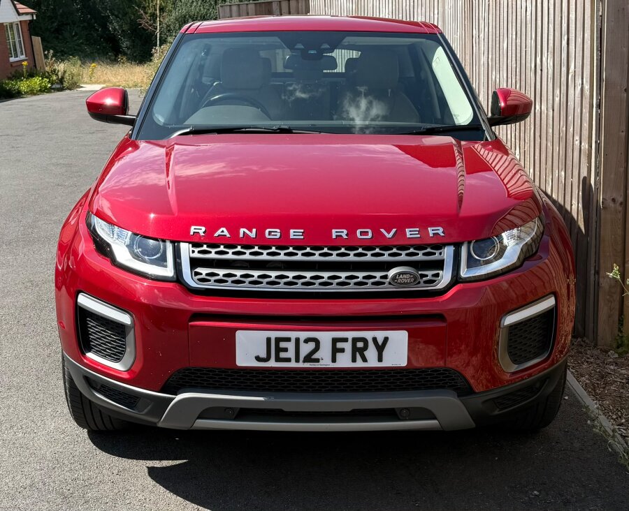 2017 Land Rover Evouque photo 2