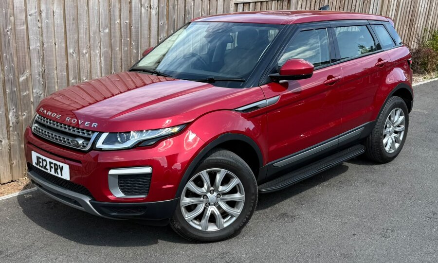 2017 Land Rover Evouque photo 3
