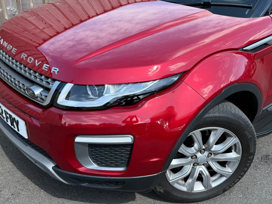 2017 Land Rover Evouque photo 5