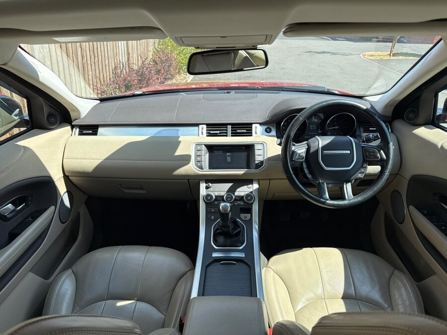 2017 Land Rover Evouque photo 12