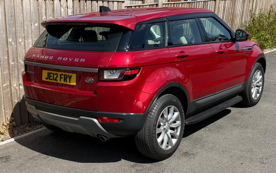 2017 Land Rover Evouque photo 14
