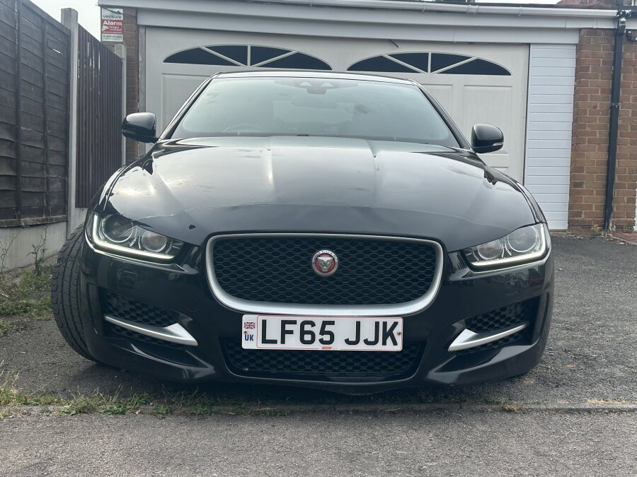 2015 Jaguar XE photo 2