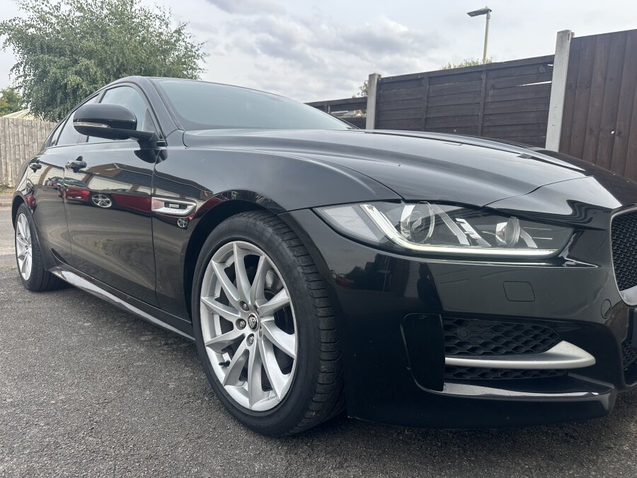 2015 Jaguar XE photo 9
