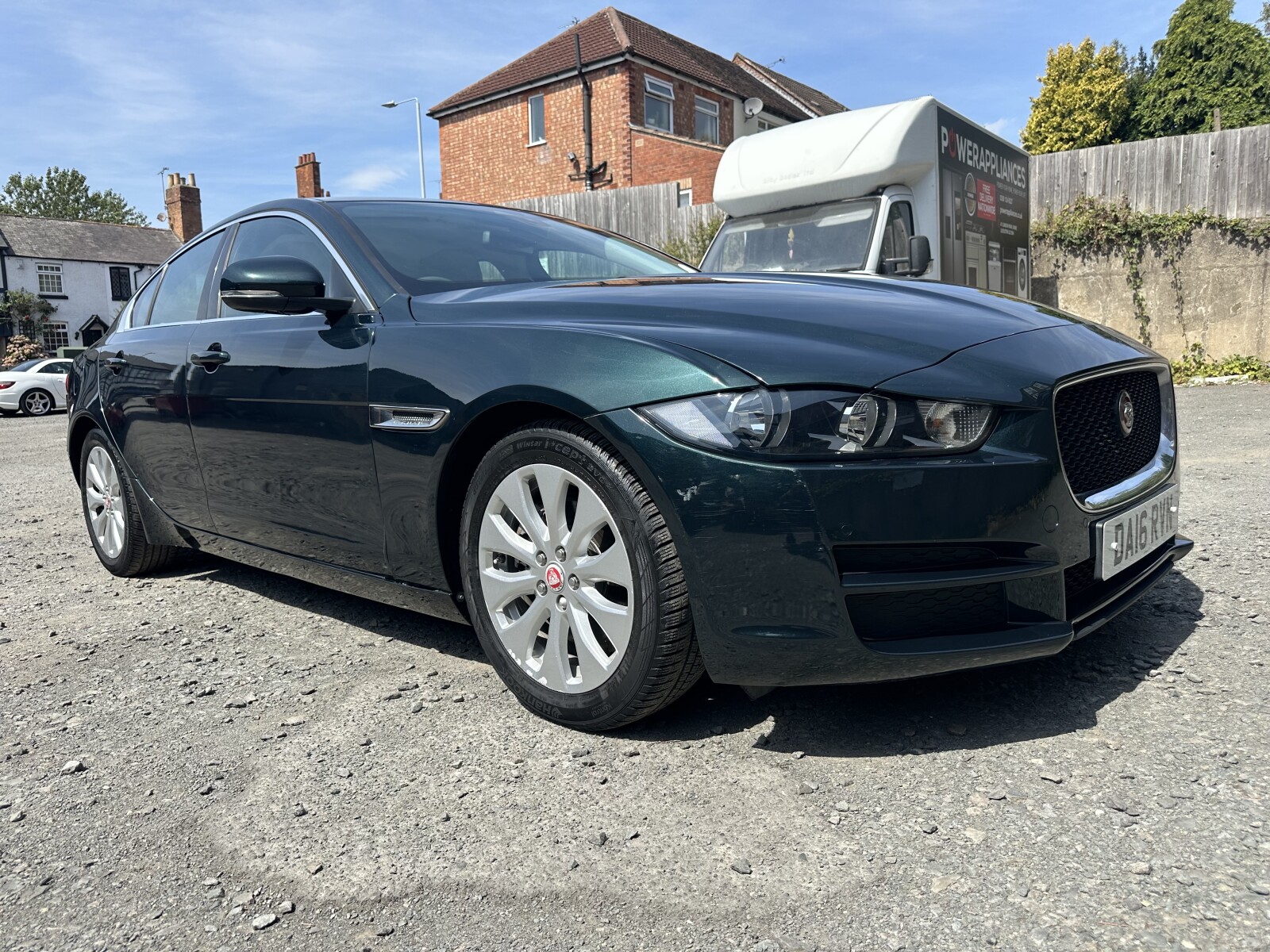 JAGUAR XE