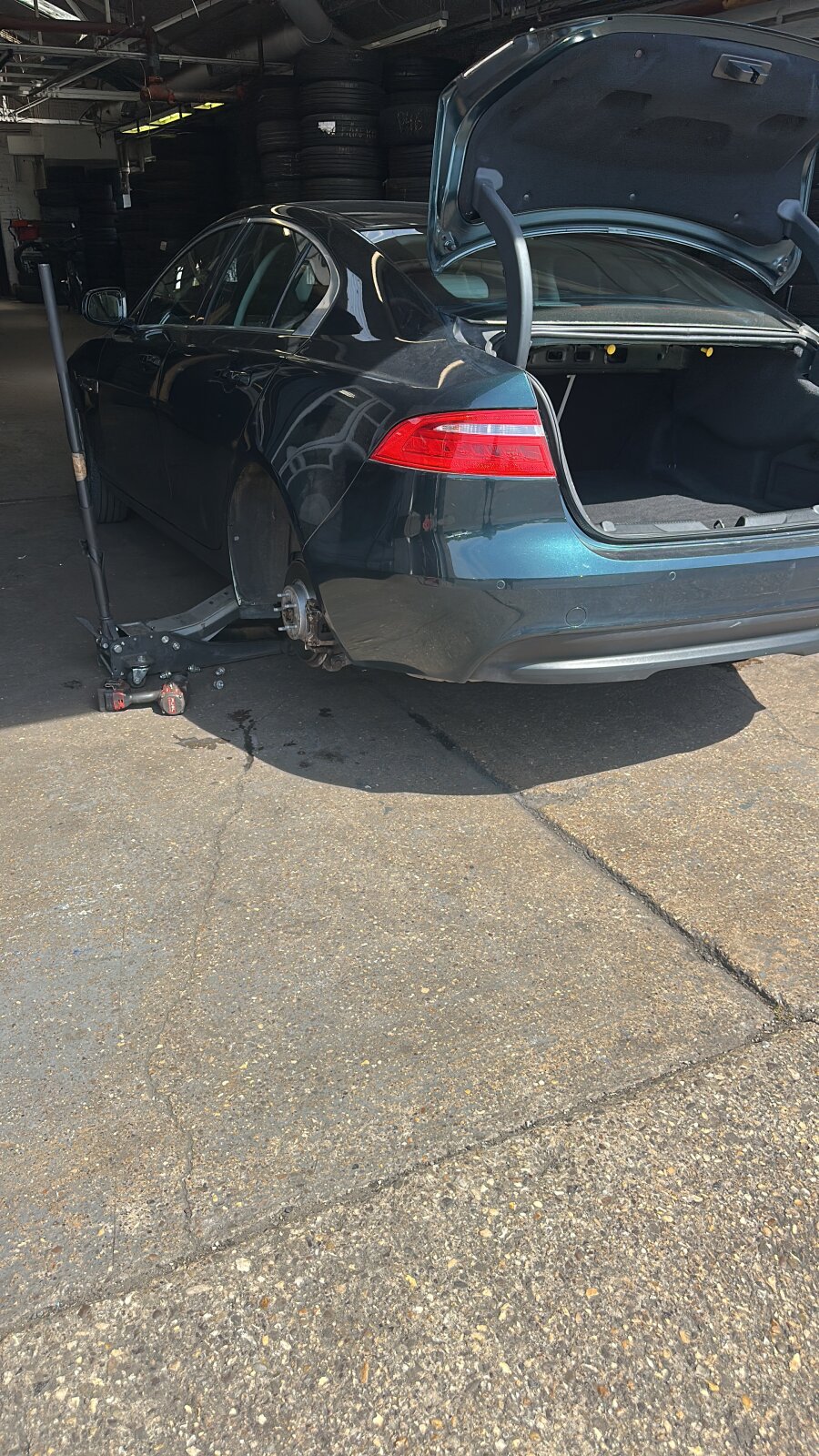 2016 JAGUAR XE photo 3