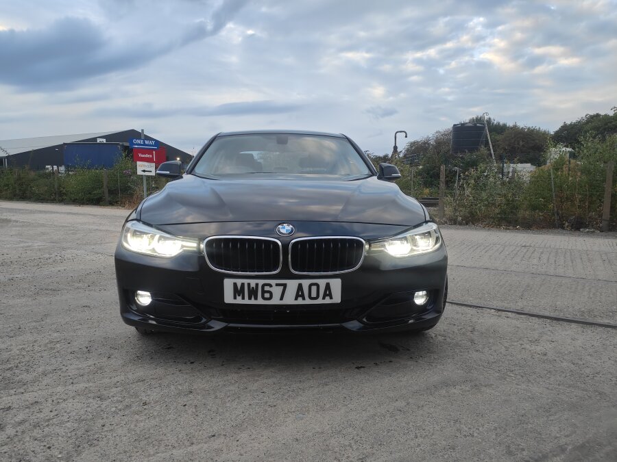 BMW 3 SERIES photo 2