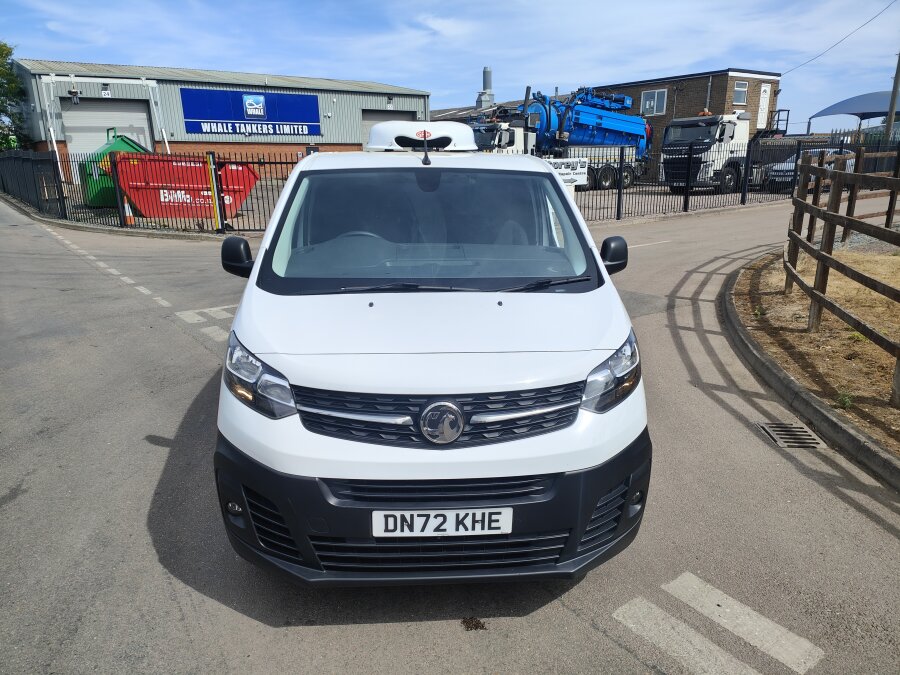 VAUXHALL VIVARO photo 2