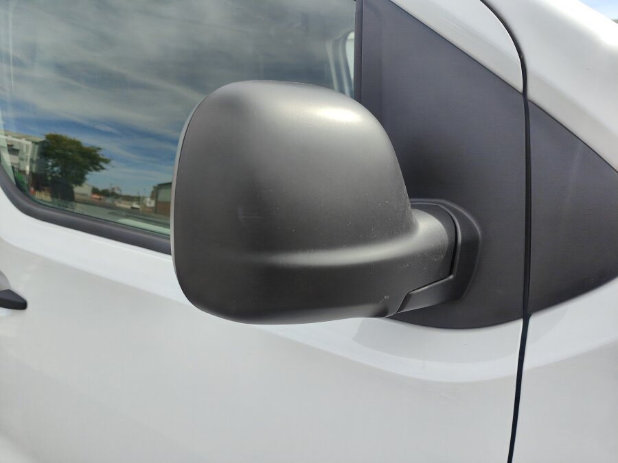 2022 VAUXHALL VIVARO photo 9