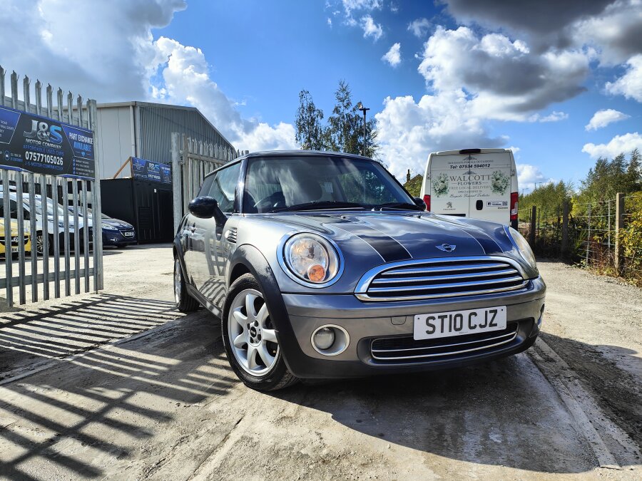 Mini HATCHBACK