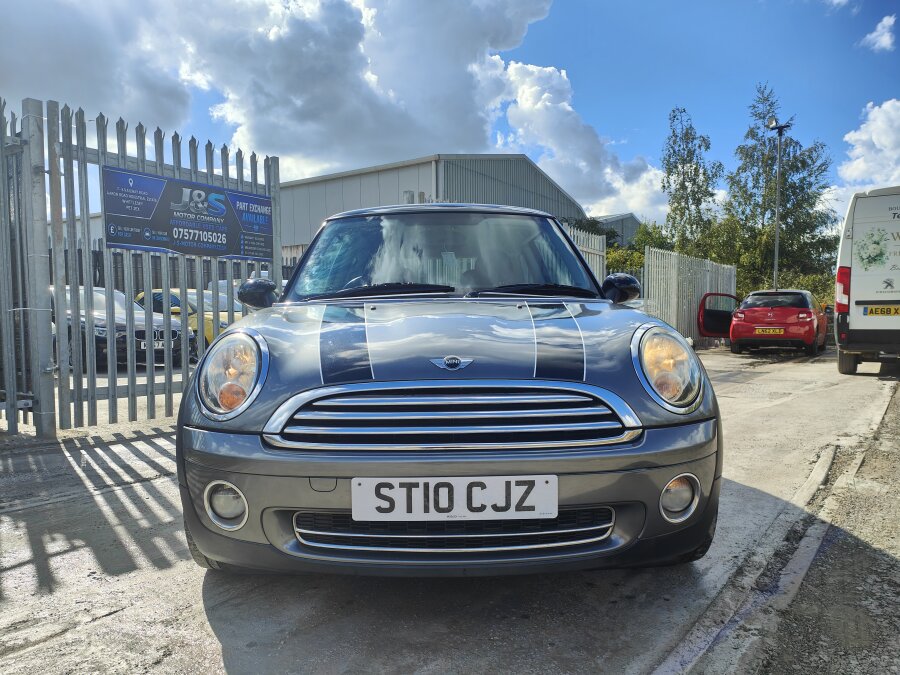 Mini HATCHBACK photo 2