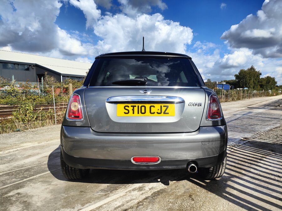 2010 Mini HATCHBACK photo 6