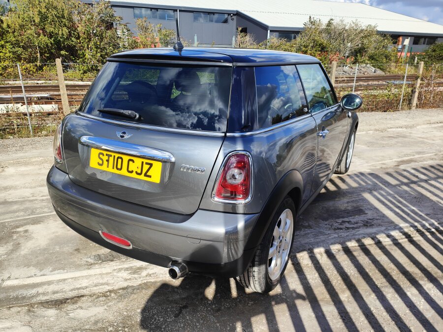 2010 Mini HATCHBACK photo 7