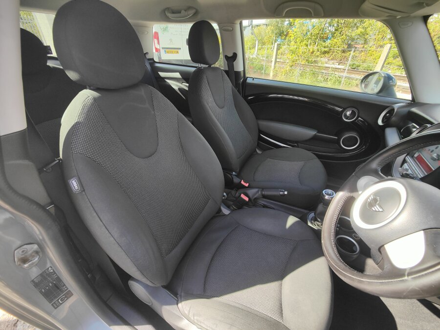2010 Mini HATCHBACK photo 13