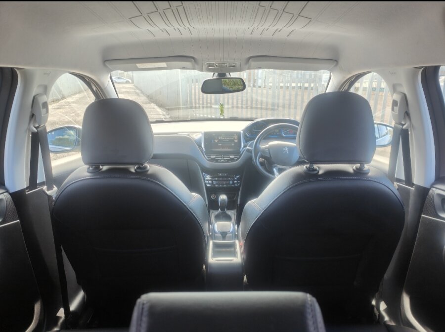 2015 Peugeot 2008 photo 8