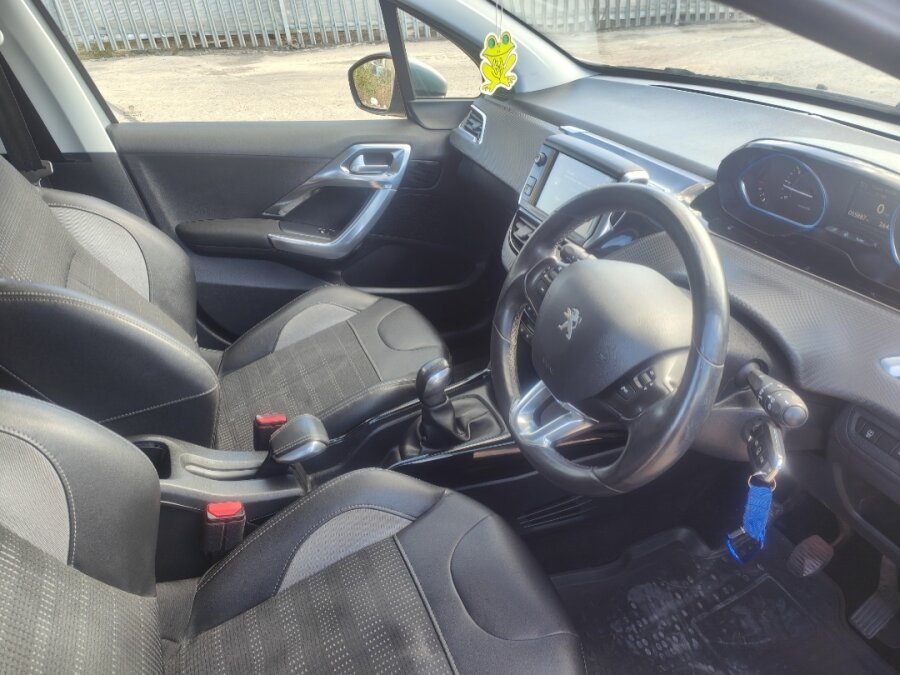 2015 Peugeot 2008 photo 10
