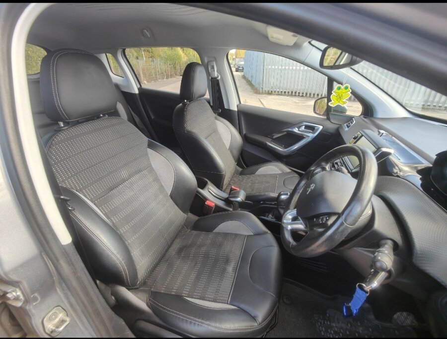 2015 Peugeot 2008 photo 11