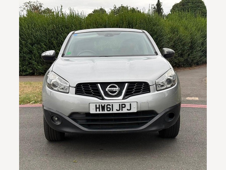 2011 Nissan Qashqai photo 2