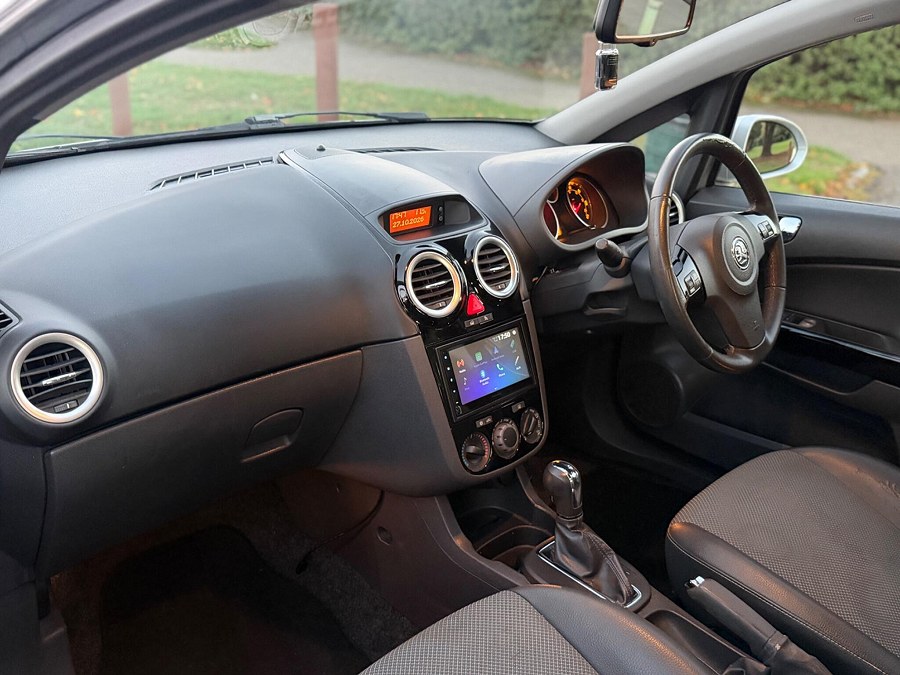 2009 Vauxhall Corsa photo 11