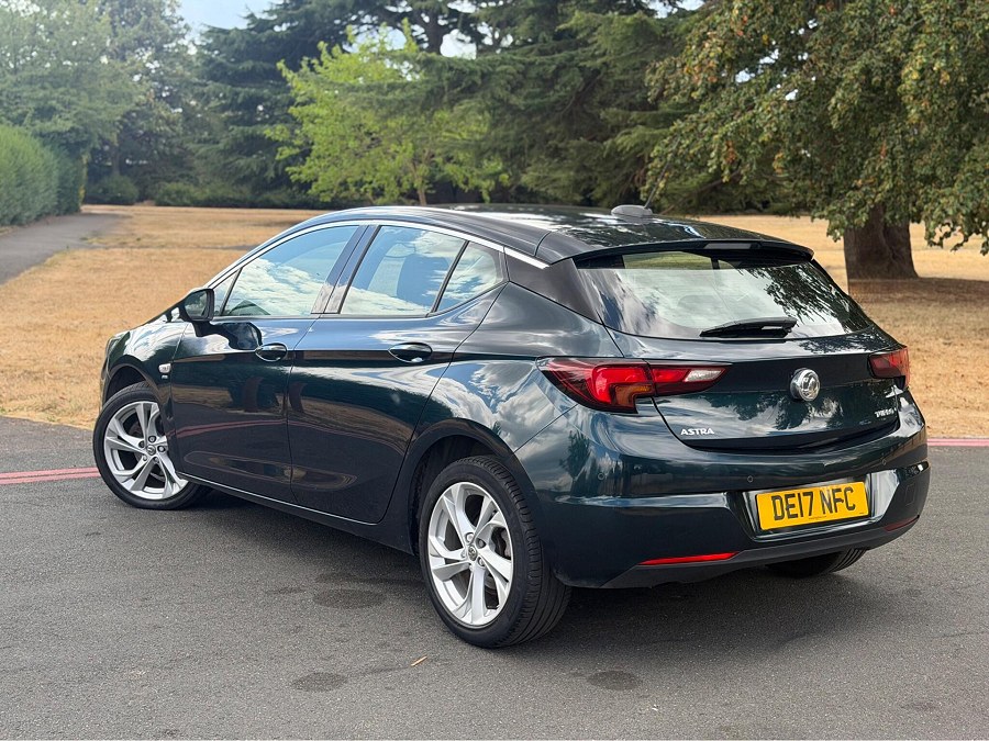 2017 Vauxhall Astra photo 3