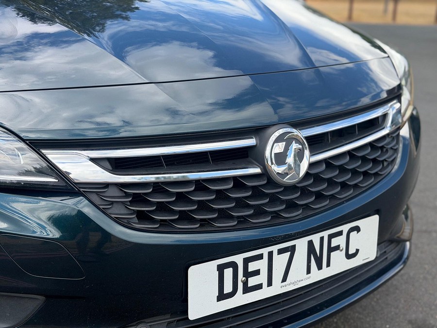 2017 Vauxhall Astra photo 7