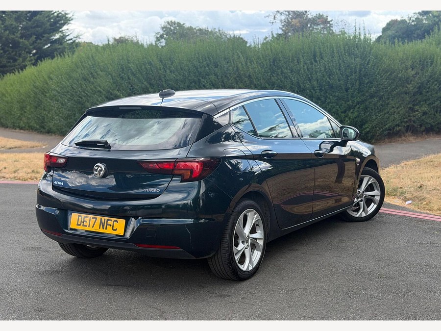 2017 Vauxhall Astra photo 9