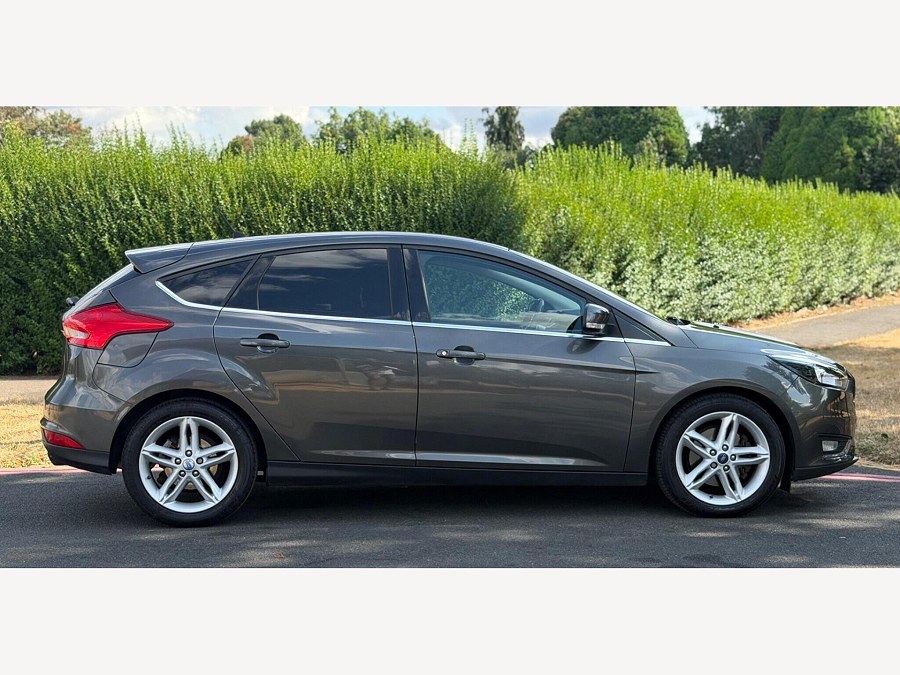2015 Ford Focus photo 9