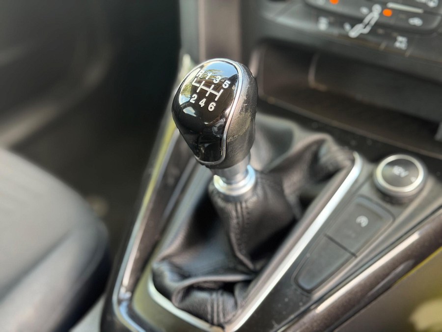 2015 Ford Focus photo 11