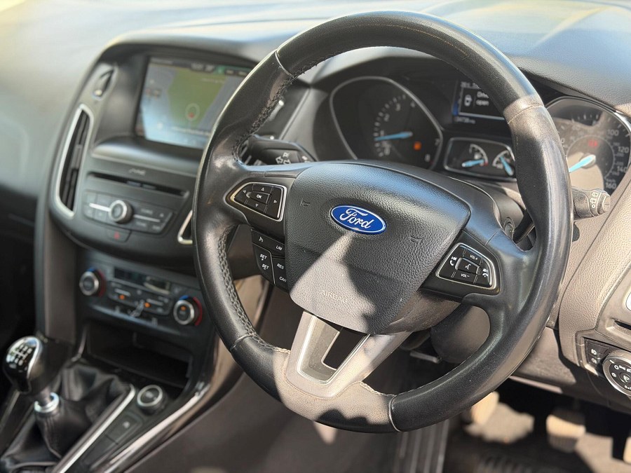 Ford Focus photo 2