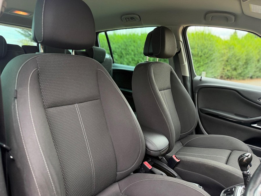 2012 Vauxhall Zafira Tourer photo 13