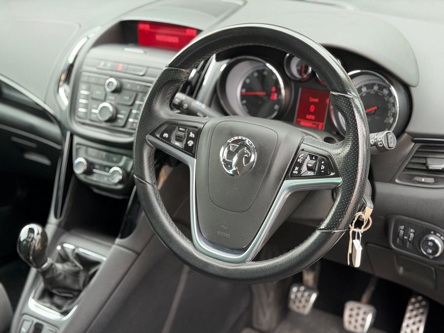 Vauxhall Zafira Tourer photo 2