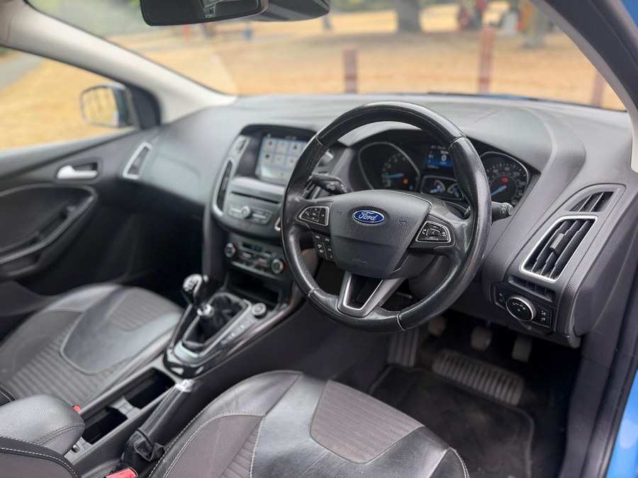 Ford Focus photo 2
