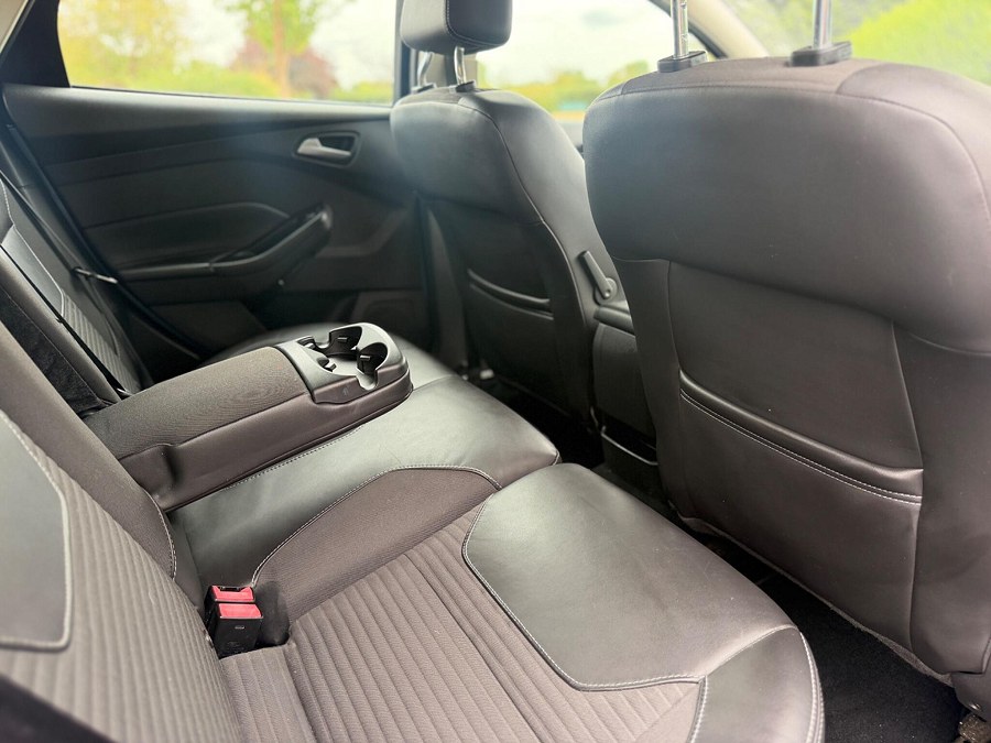 2017 Ford Focus photo 13