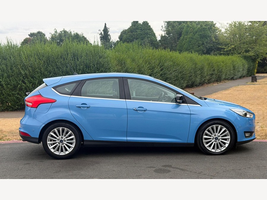 2017 Ford Focus photo 8
