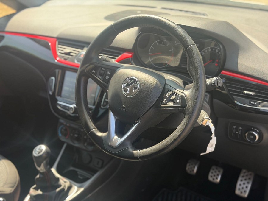 Vauxhall Corsa photo 2