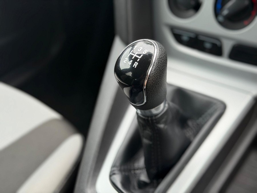 2012 Ford Focus photo 11