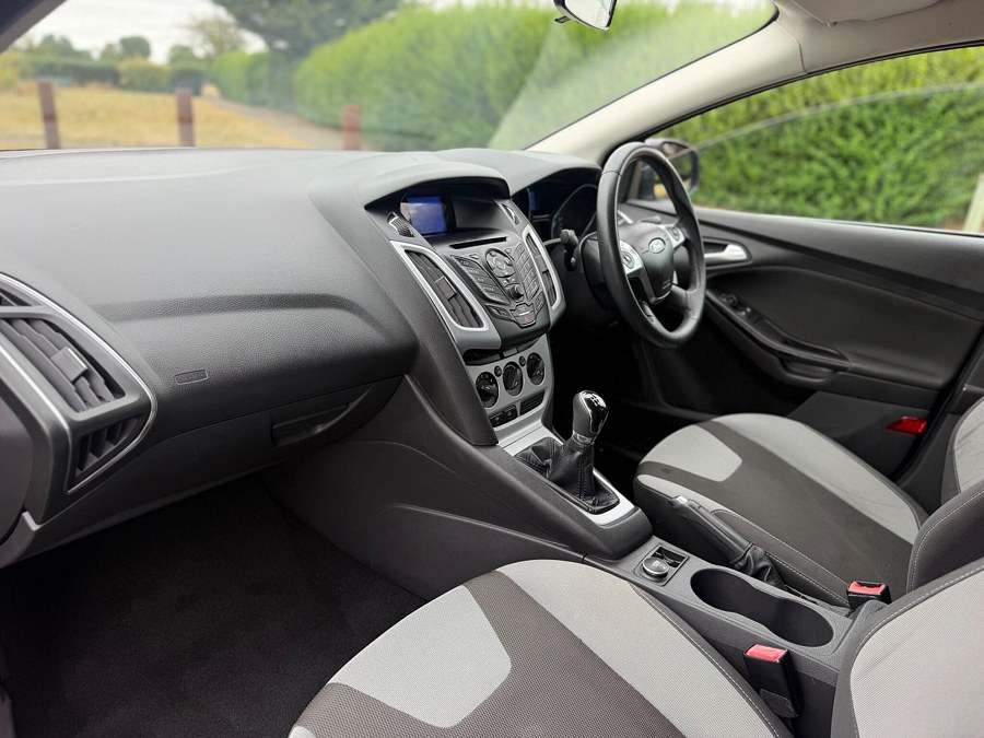 2012 Ford Focus photo 9