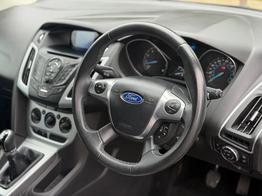 Ford Focus photo 2
