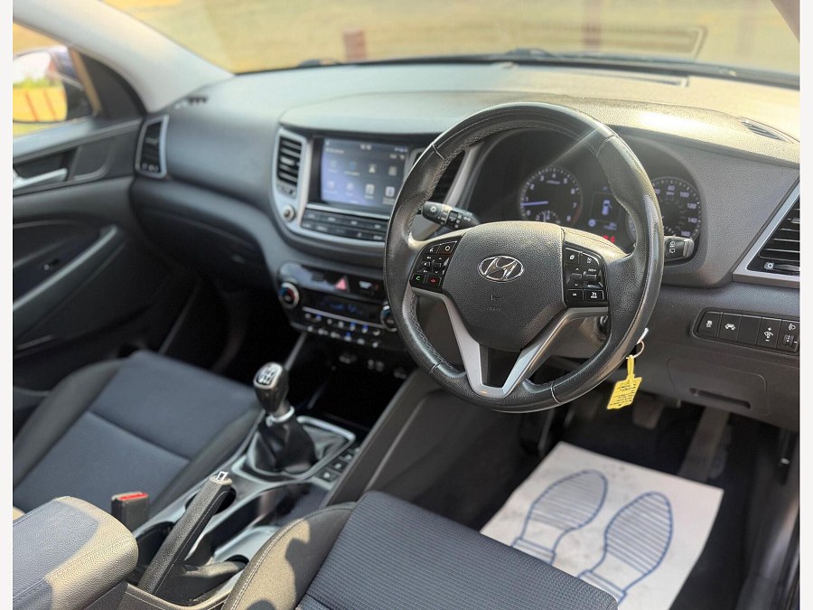 Hyundai TUCSON photo 2