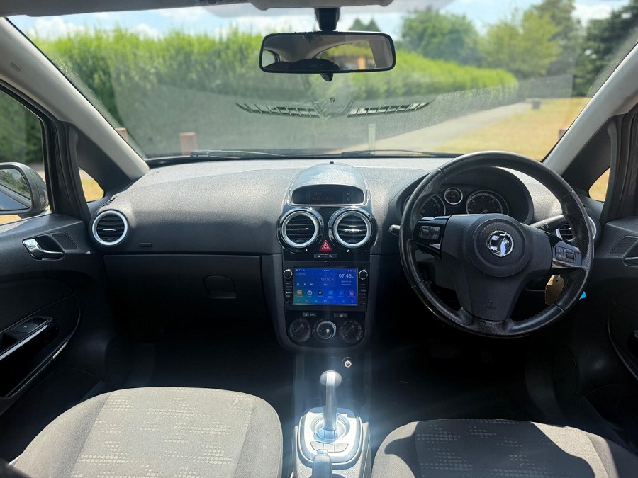 2013 Vauxhall Corsa photo 11