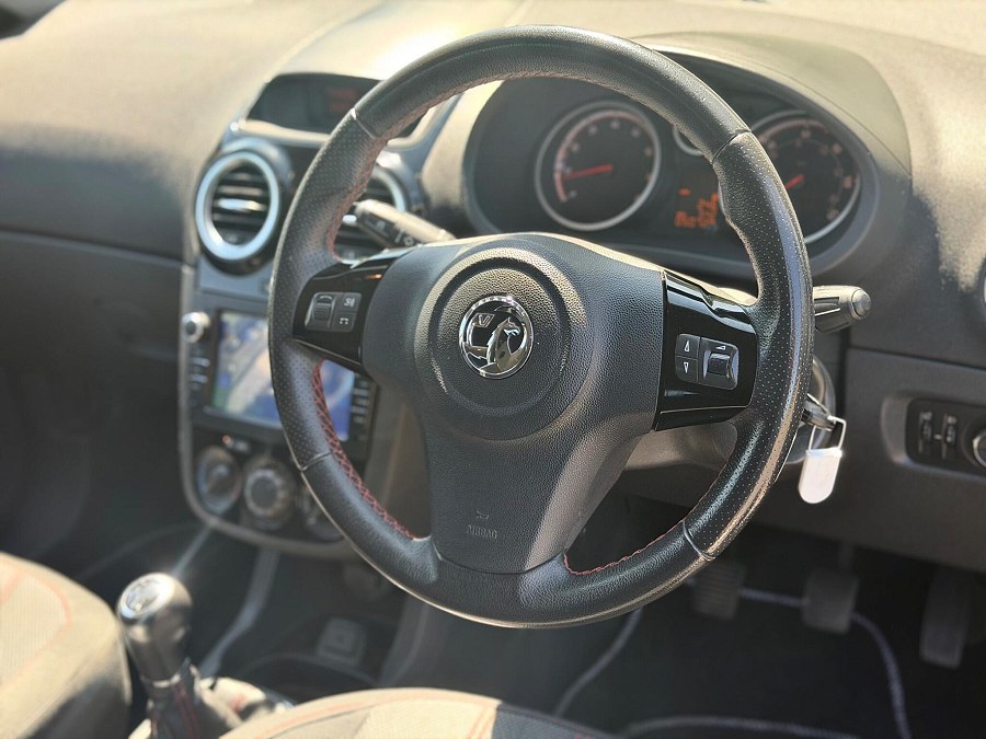 Vauxhall Corsa photo 2