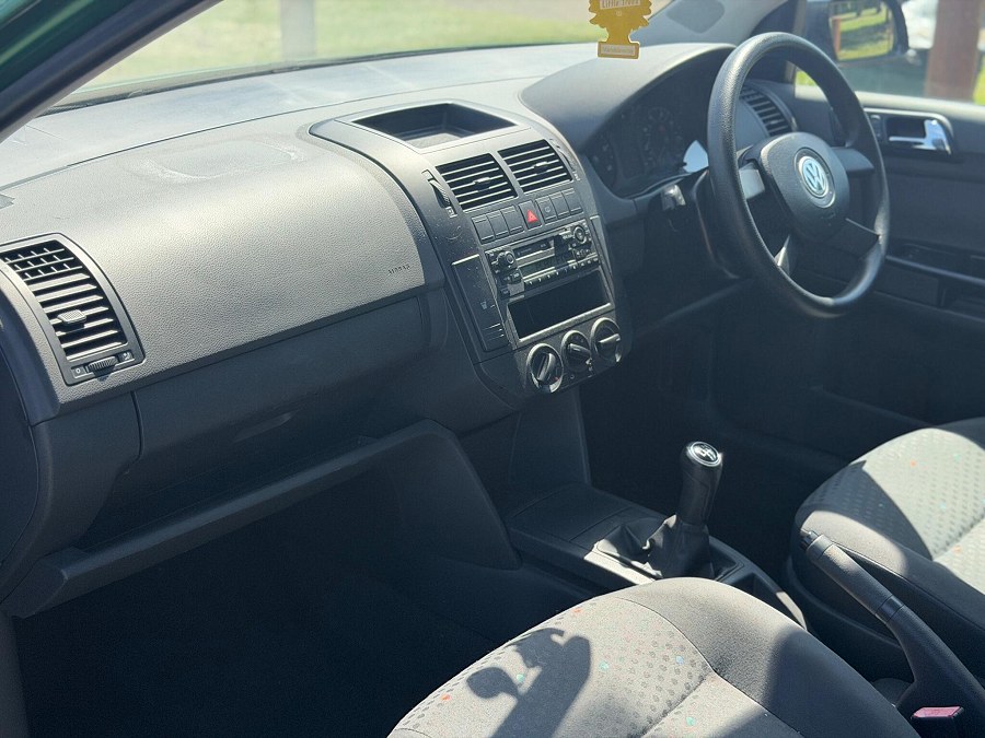 2004 Volkswagen Polo photo 11
