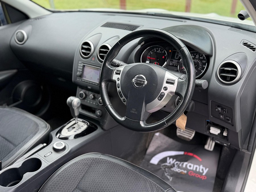 2013 Nissan Qashqai+2 photo 2