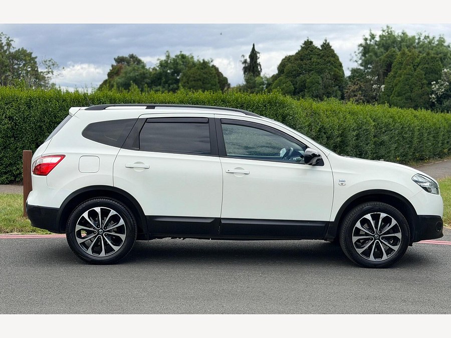 2013 Nissan Qashqai+2 photo 11