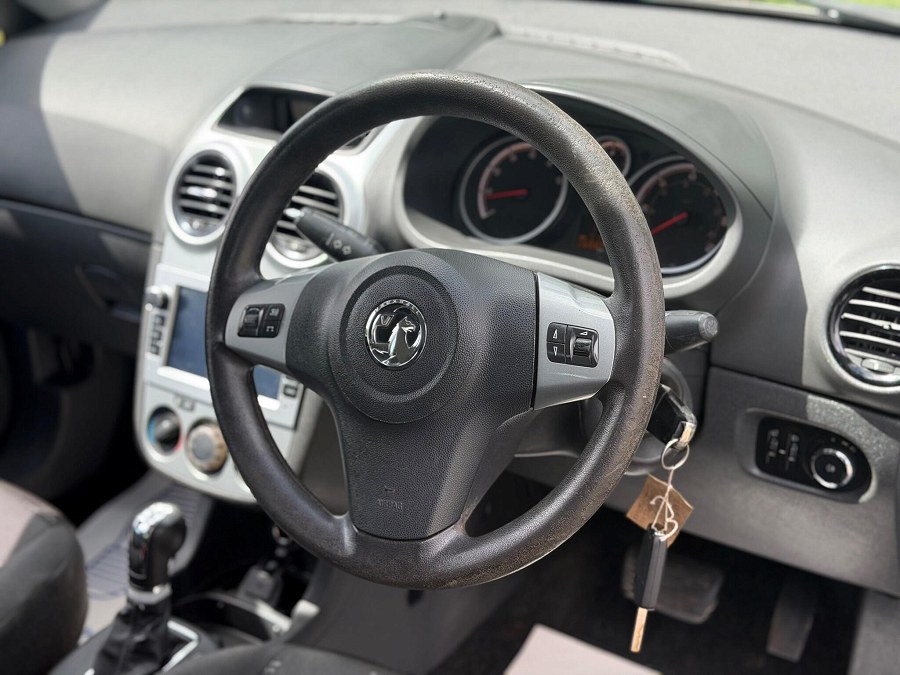 Vauxhall Corsa photo 2