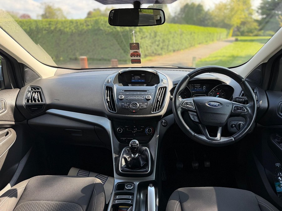 Ford Kuga photo 2