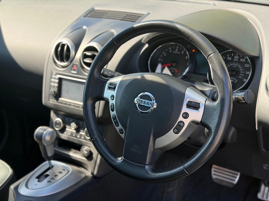 2012 Nissan Qashqai photo 2