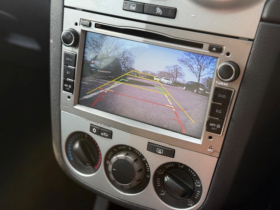 Vauxhall Corsa photo 2